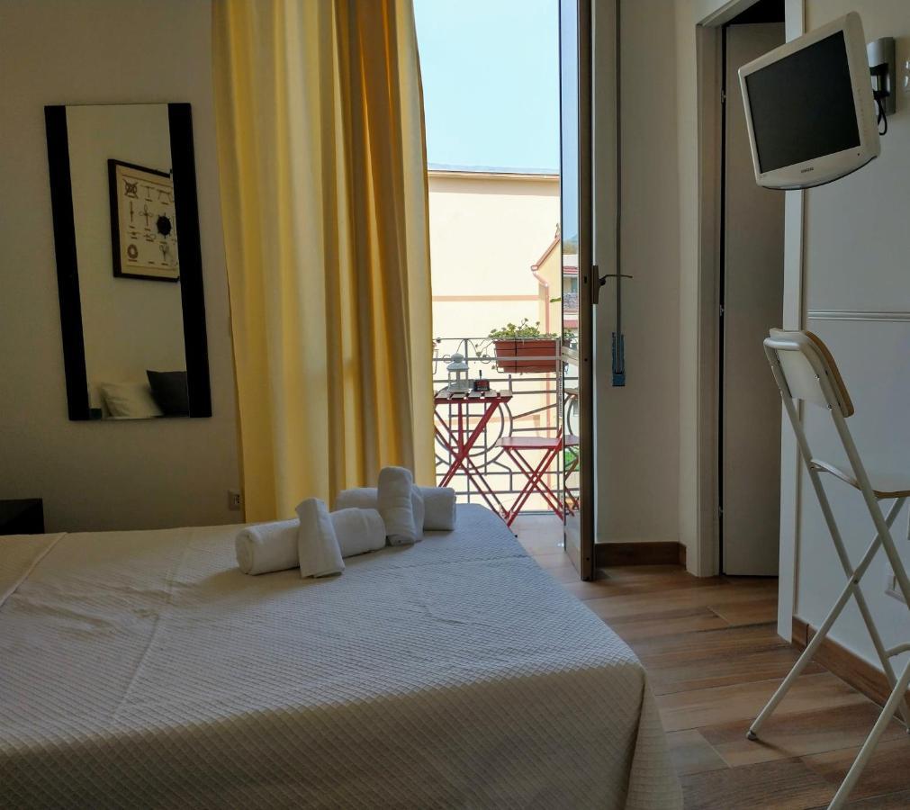 Mi Casa Tu Casa Hotel Formia Luaran gambar